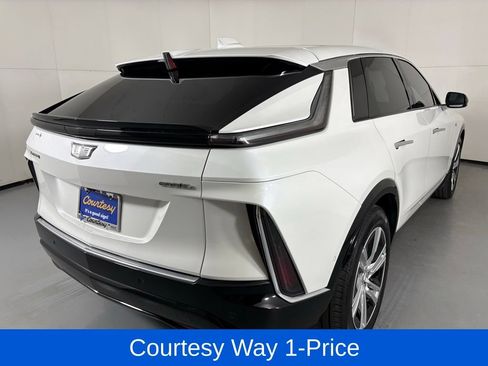 Used 2024 Cadillac Lyriq Tech w/ Driver Assist Package AWD/4WD image 11