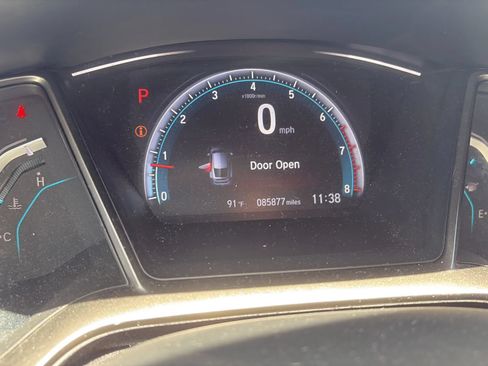 Used 2018 Honda Civic EX image 17
