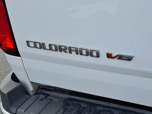 Used 2017 Chevrolet Colorado W/T AWD/4WD image 30