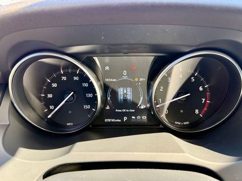 Used 2018 Land Rover Range Rover Evoque SE Premium image 32