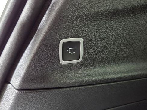 New 2025 Chrysler Pacifica Select w/ Fav Edition Package image 11