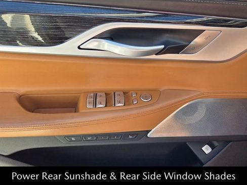 Used 2021 BMW 750i xDrive w/ Executive Package image 35