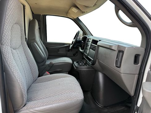 Used 2007 GMC Savana 3500 RWD image 12