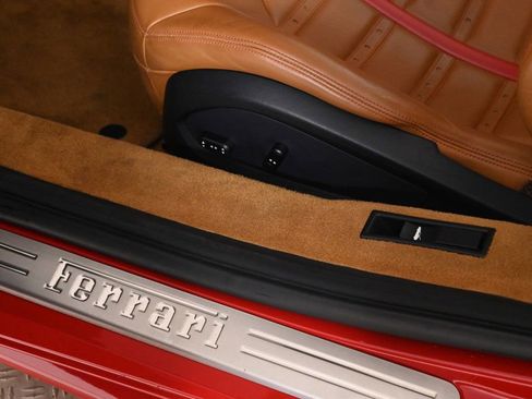 Used 2017 Ferrari 488 Spider image 30