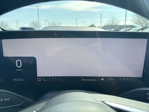 Used 2025 Buick Enclave Preferred image 17