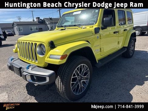Used 2023 Jeep Wrangler Unlimited Sahara w/ Cold Weather Group AWD/4WD image 1
