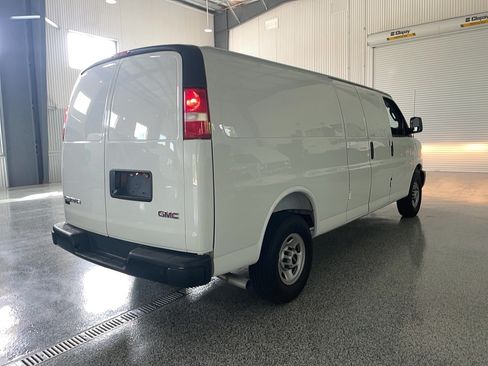 Used 2025 GMC Savana 3500 Extended RWD image 9