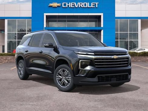 New 2026 Chevrolet Traverse LT w/ LPO, Floor Liner Package FWD image 7
