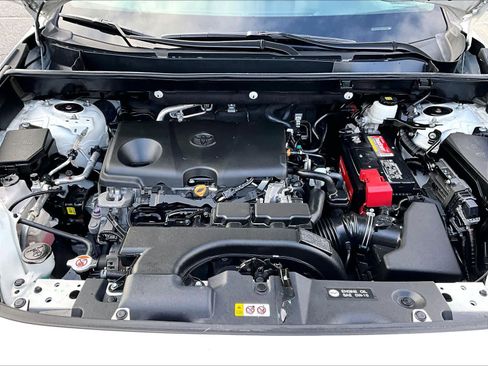 Used 2021 Toyota RAV4 XLE image 30