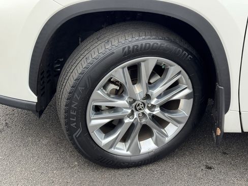 Used 2021 Toyota Highlander Limited image 47