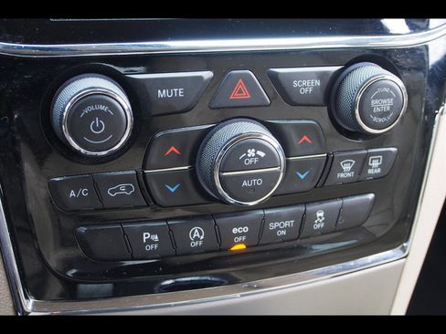 Used 2020 Jeep Grand Cherokee Limited w/ Premium Lighting Group image 28