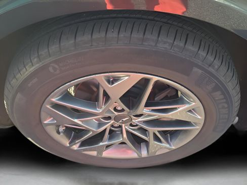 Used 2022 Genesis GV70 2.5T w/ Advanced Package image 29