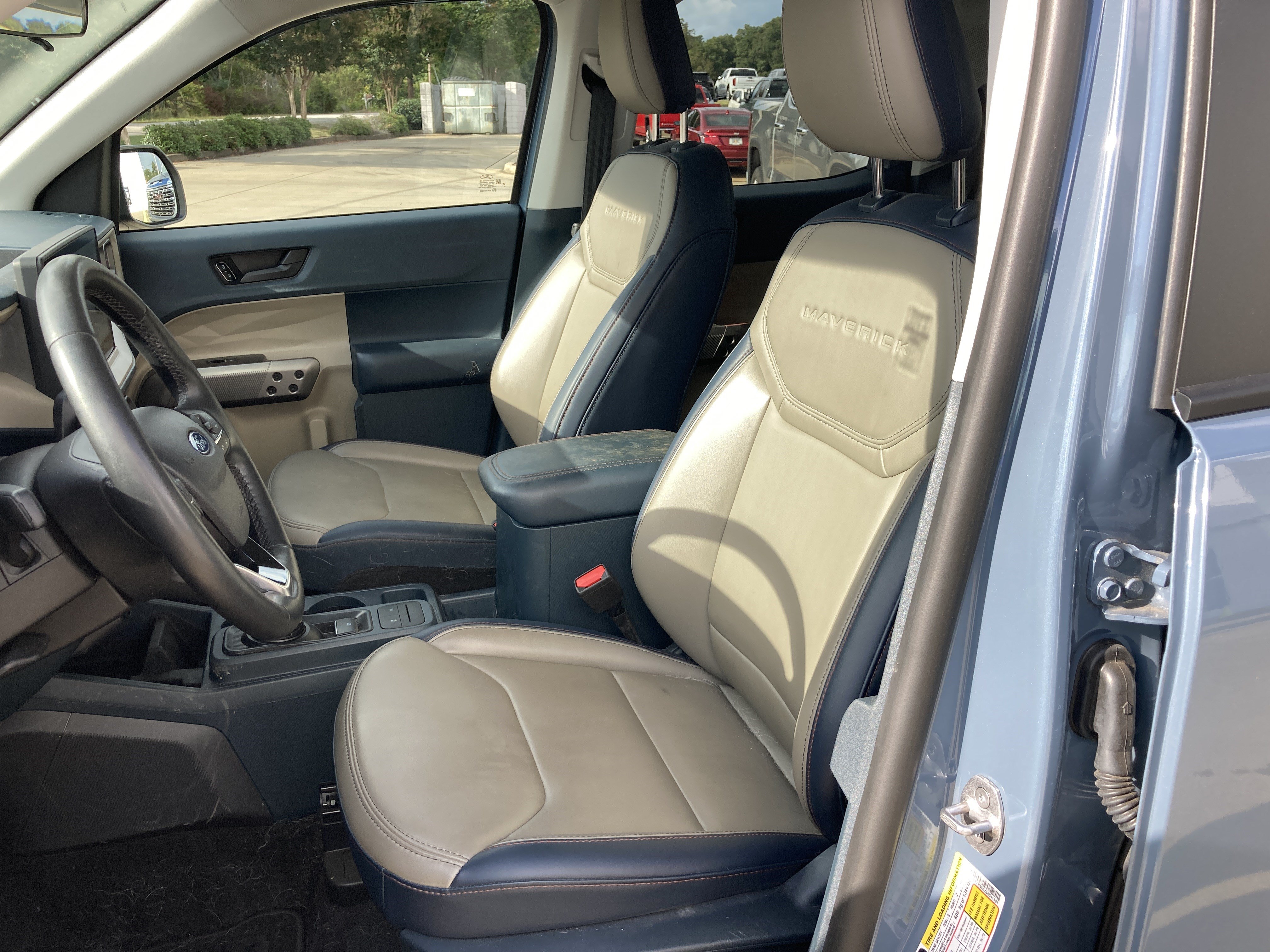 Used 2025 Ford Maverick Lariat w/ 4K Tow Package AWD/4WD image 3