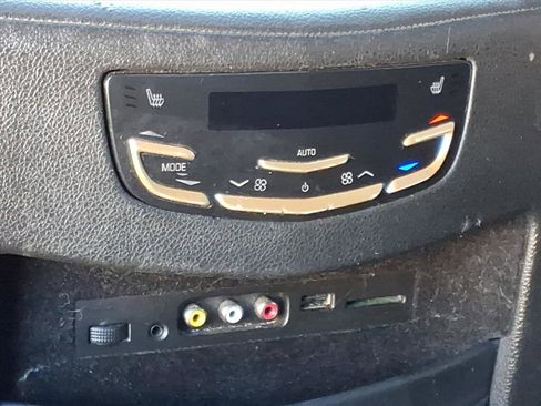 Used 2015 Cadillac Escalade Platinum image 17