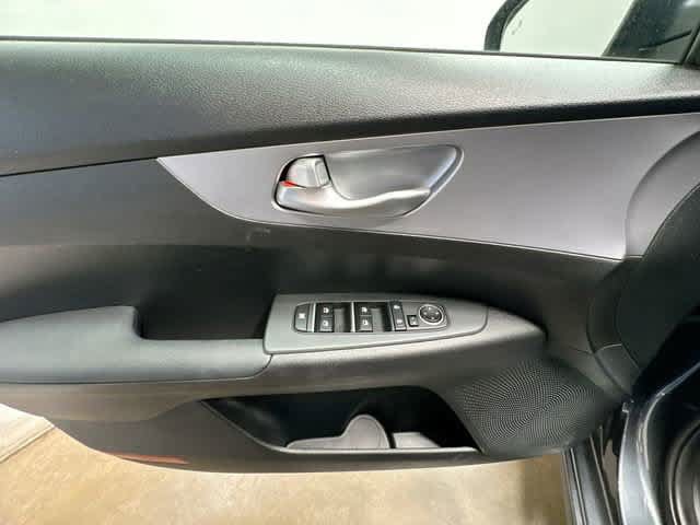 Used 2023 Kia Forte LXS w/ LXS Technology Package FWD image 16