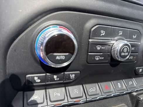 Used 2020 GMC Sierra 1500 AT4 w/ AT4 Premium Package image 16