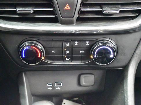 Used 2025 Buick Encore GX Preferred FWD image 27