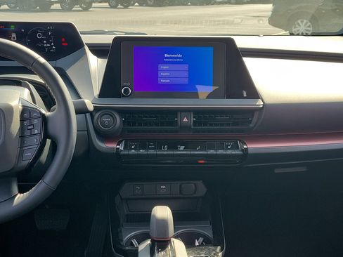 Used 2023 Toyota Prius Prime FWD image 17