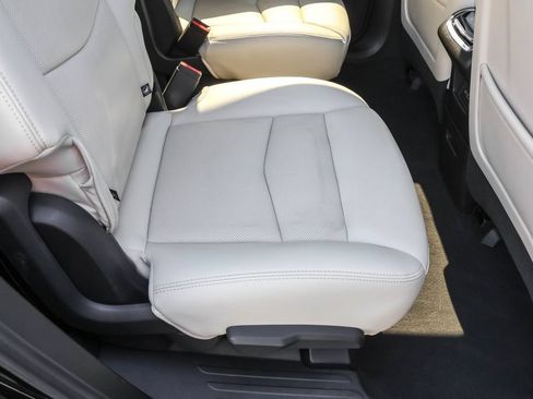 Used 2023 Cadillac XT6 Sport w/ Technology Package AWD/4WD image 39