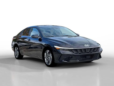 New 2026 Hyundai Elantra Limited FWD image 11