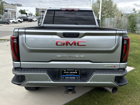 Used 2025 GMC Sierra 3500 AT4 w/ AT4 Premium Plus Package AWD/4WD image 5