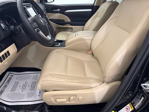 Used 2015 Toyota Highlander XLE FWD image 30