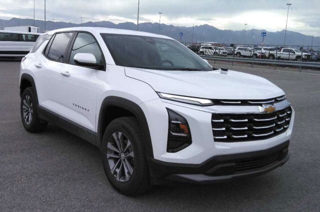 Used 2026 Chevrolet Equinox LT FWD image 9