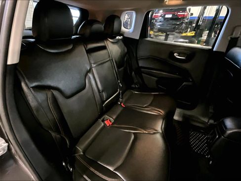 Used 2018 Jeep Compass Limited image 16