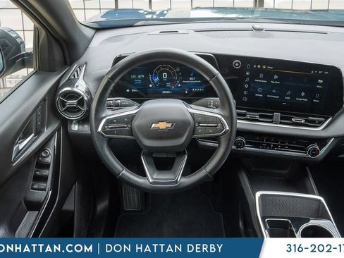 Used 2025 Chevrolet Equinox LT FWD image 7