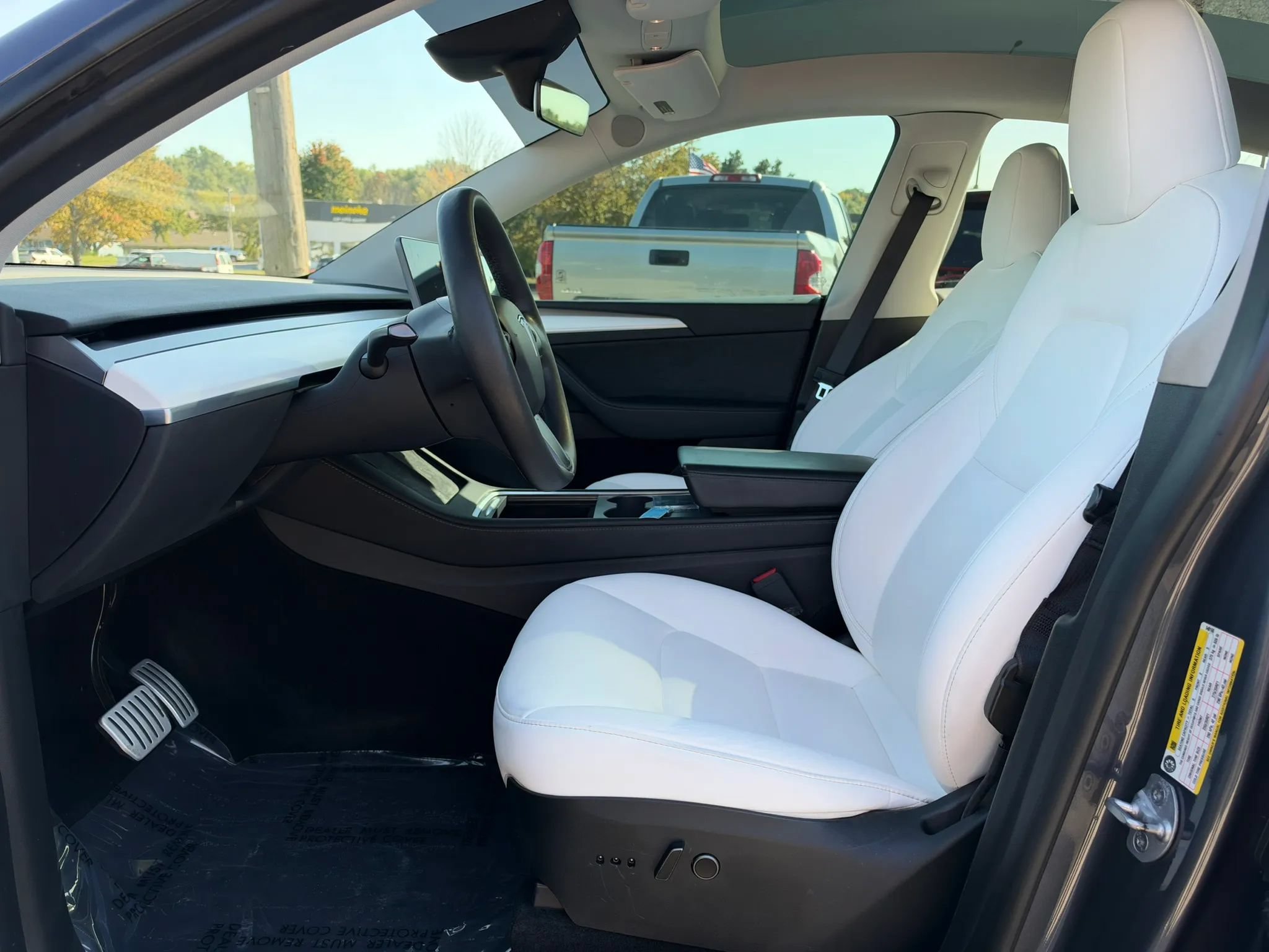 Used 2023 Tesla Model Y Performance AWD/4WD image 13