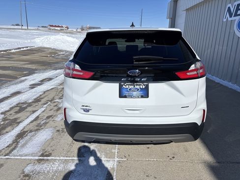 Used 2024 Ford Edge SEL w/ Convenience Package image 5