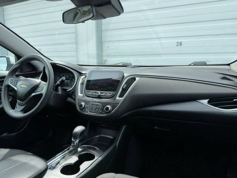 Used 2022 Chevrolet Malibu LT FWD image 13