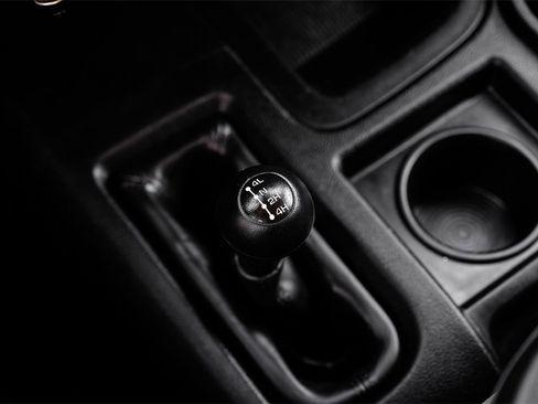 Used 2018 RAM 2500 Tradesman w/ Chrome Appearance Group image 24