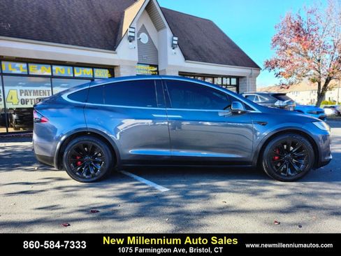 Used 2019 Tesla Model X Performance image 7