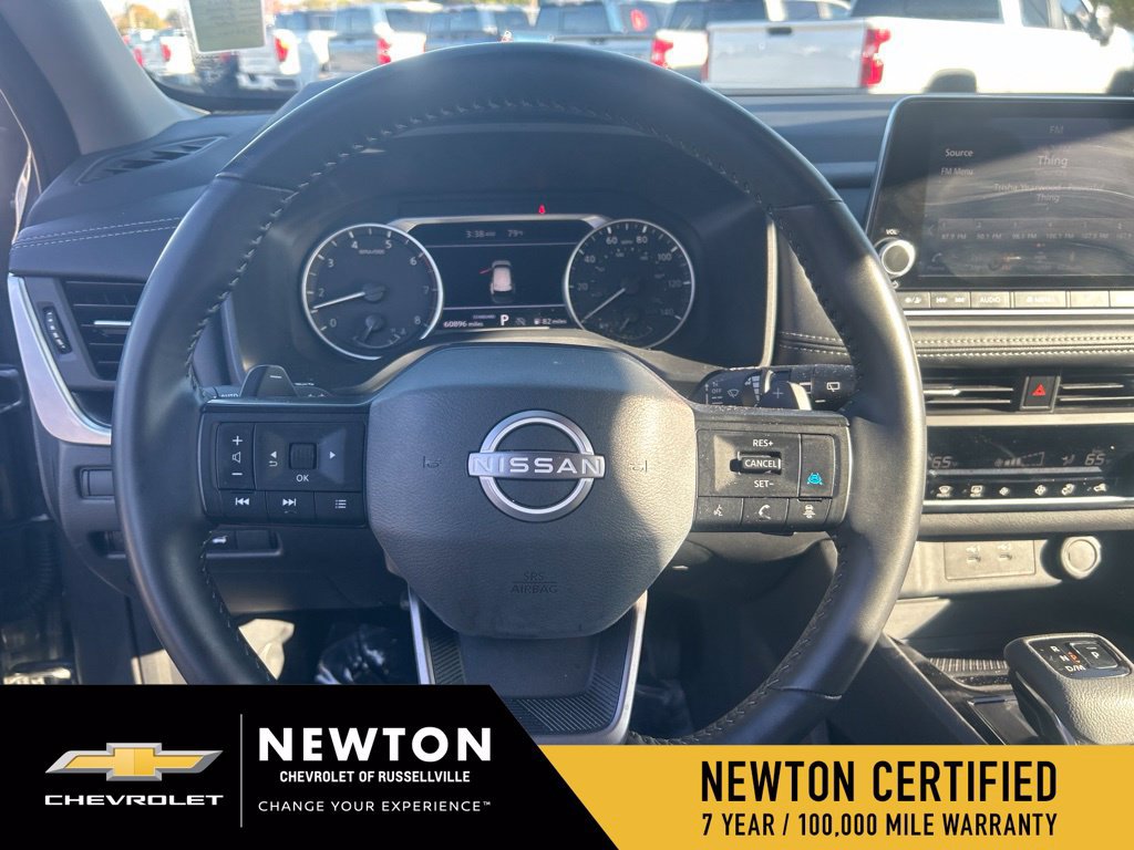 Used 2025 Nissan Rogue SV FWD image 12