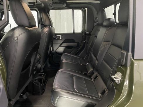 Used 2022 Jeep Gladiator Overland w/ Popular Equipment Package image 11