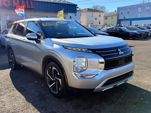 Used 2024 Mitsubishi Outlander Ralliart image 2