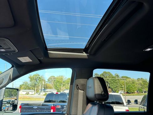 Used 2020 Chevrolet Silverado 2500 High Country w/ Technology Package image 18