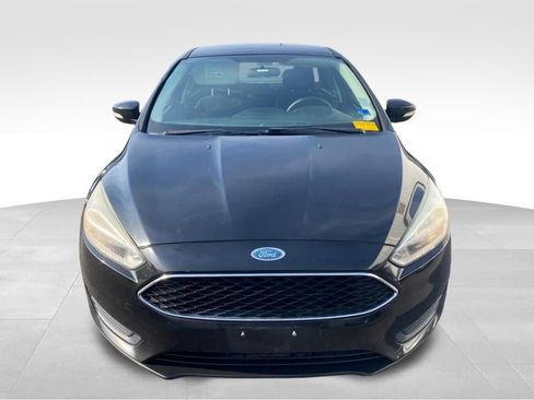 Used 2015 Ford Focus SE FWD image 2