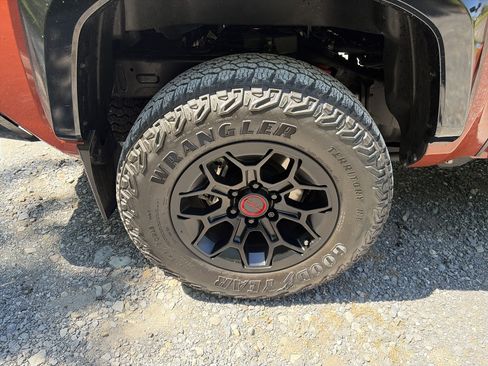 Used 2024 Toyota Tacoma TRD Pro AWD/4WD image 16