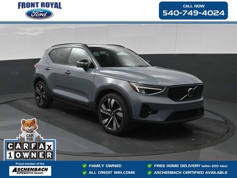 Used 2023 Volvo XC40 B5 Plus w/ Driver Assist Package AWD/4WD image 1