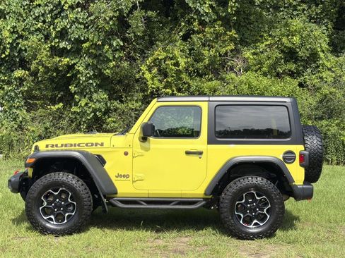 Used 2023 Jeep Wrangler Rubicon w/ Cold Weather Group AWD/4WD image 3
