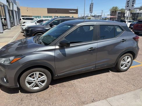 Used 2021 Nissan Kicks S FWD image 7