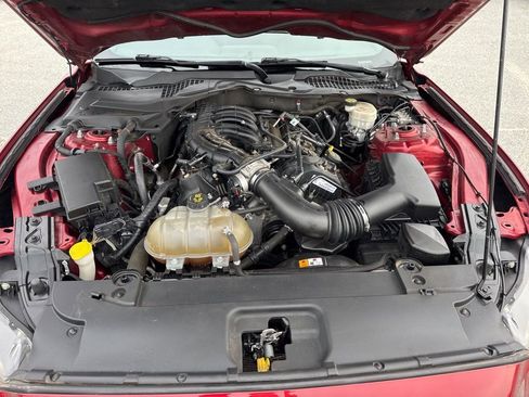 Used 2015 Ford Mustang Coupe image 27