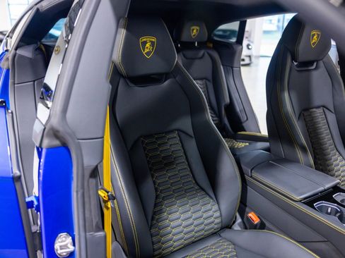 Used 2022 Lamborghini Urus image 30