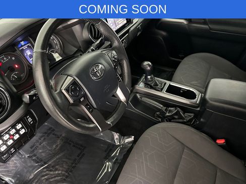 Used 2019 Toyota Tacoma TRD Off-Road image 10