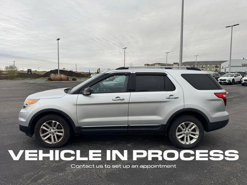 Used 2013 Ford Explorer XLT image 6