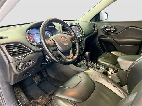 Used 2021 Jeep Cherokee Trailhawk w/ Sun, Sound & Nav Group image 19