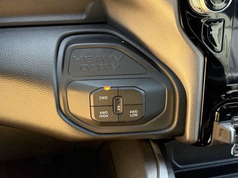 Used 2025 RAM 2500 Laramie AWD/4WD image 26