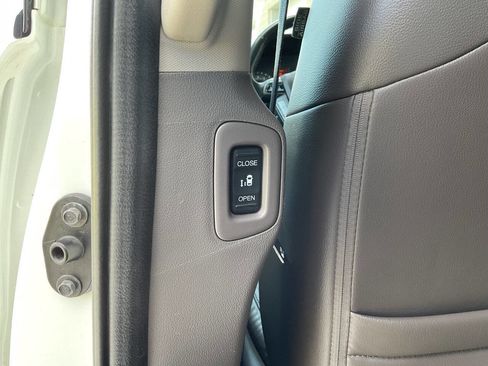 Used 2014 Honda Odyssey Touring Elite image 36